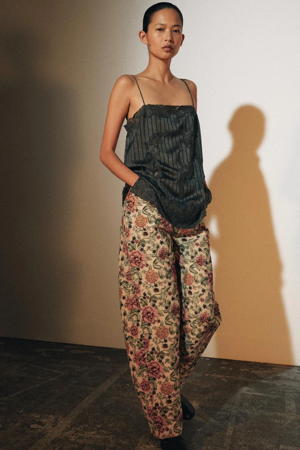 Атласный кружевной топ ZW Collection