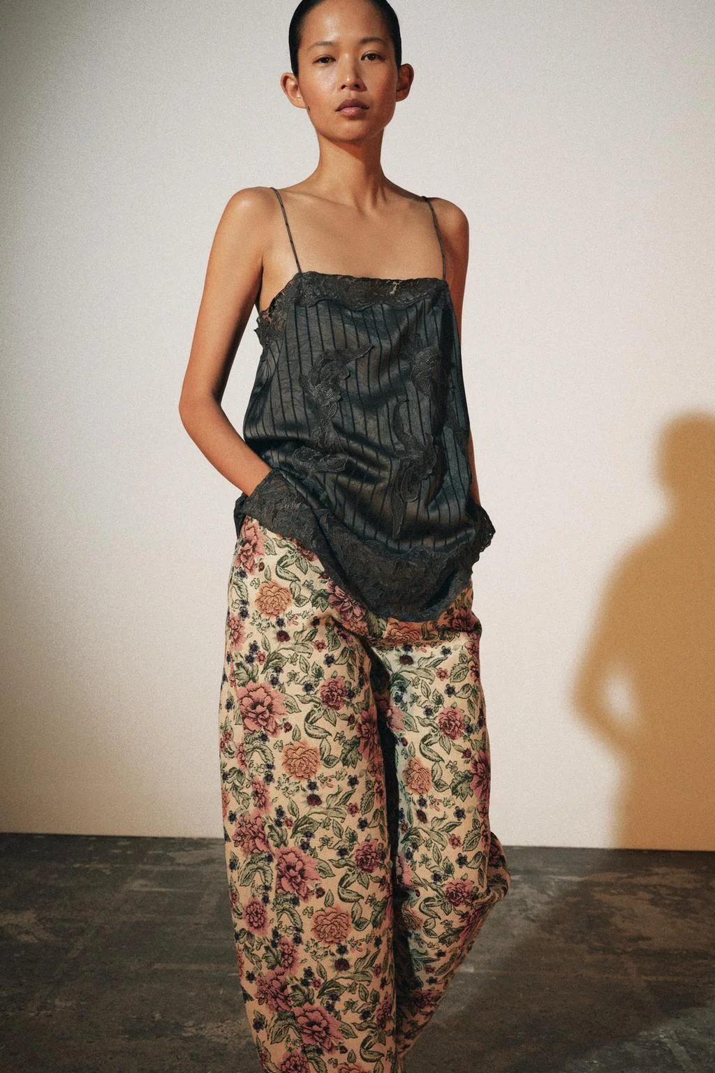Атласный кружевной топ ZW Collection