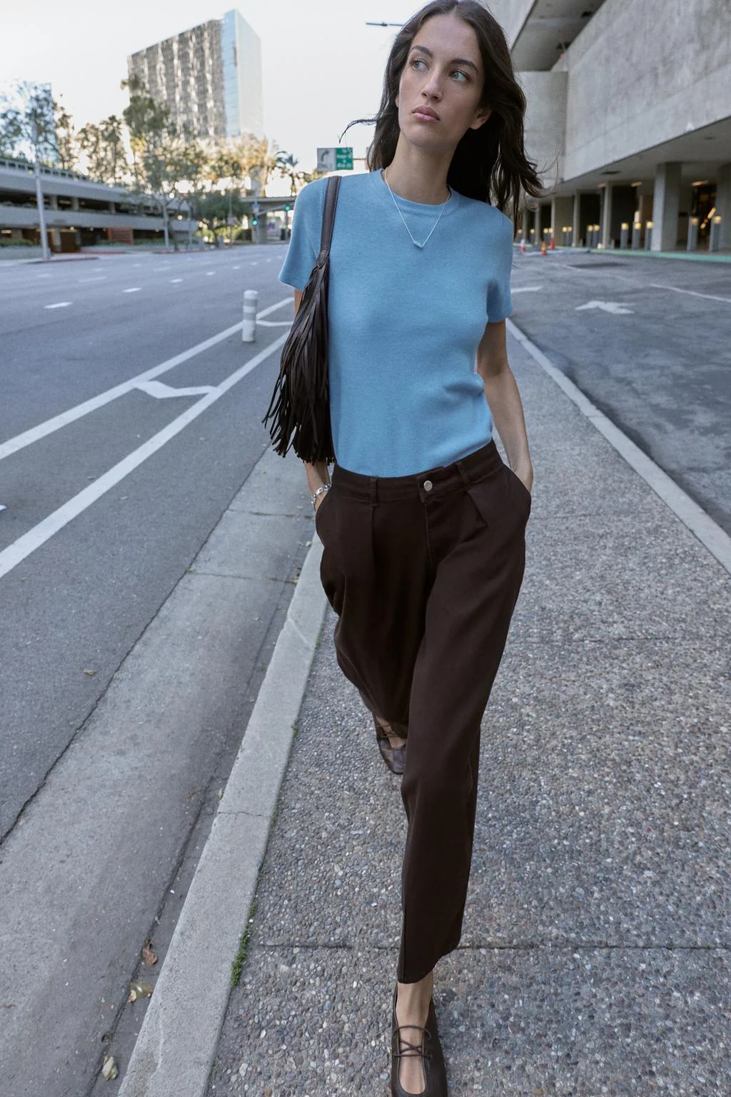 Свитер с короткими рукавами из мягкого трикотажа