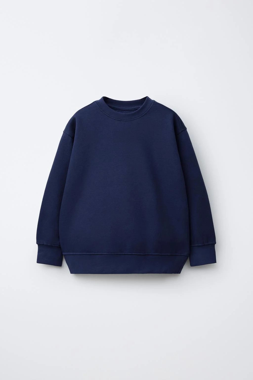 Базовая футболка с текстом и ярлыком