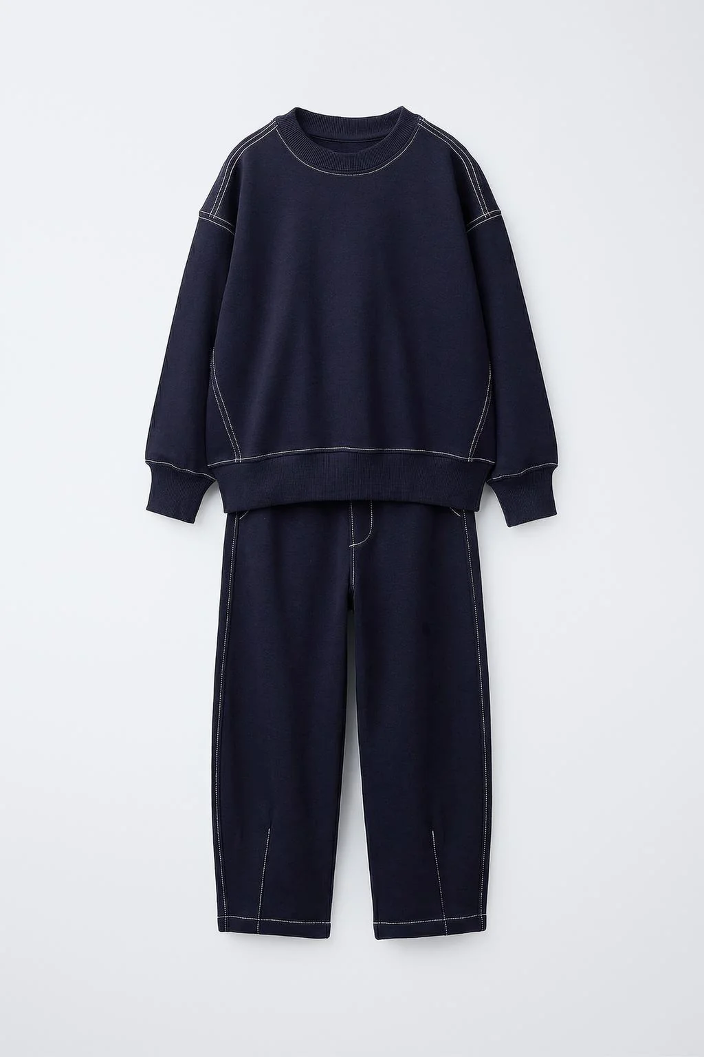 Комплект: свитшот и плюшевые брюки с контрастной строчкой — Комплекты