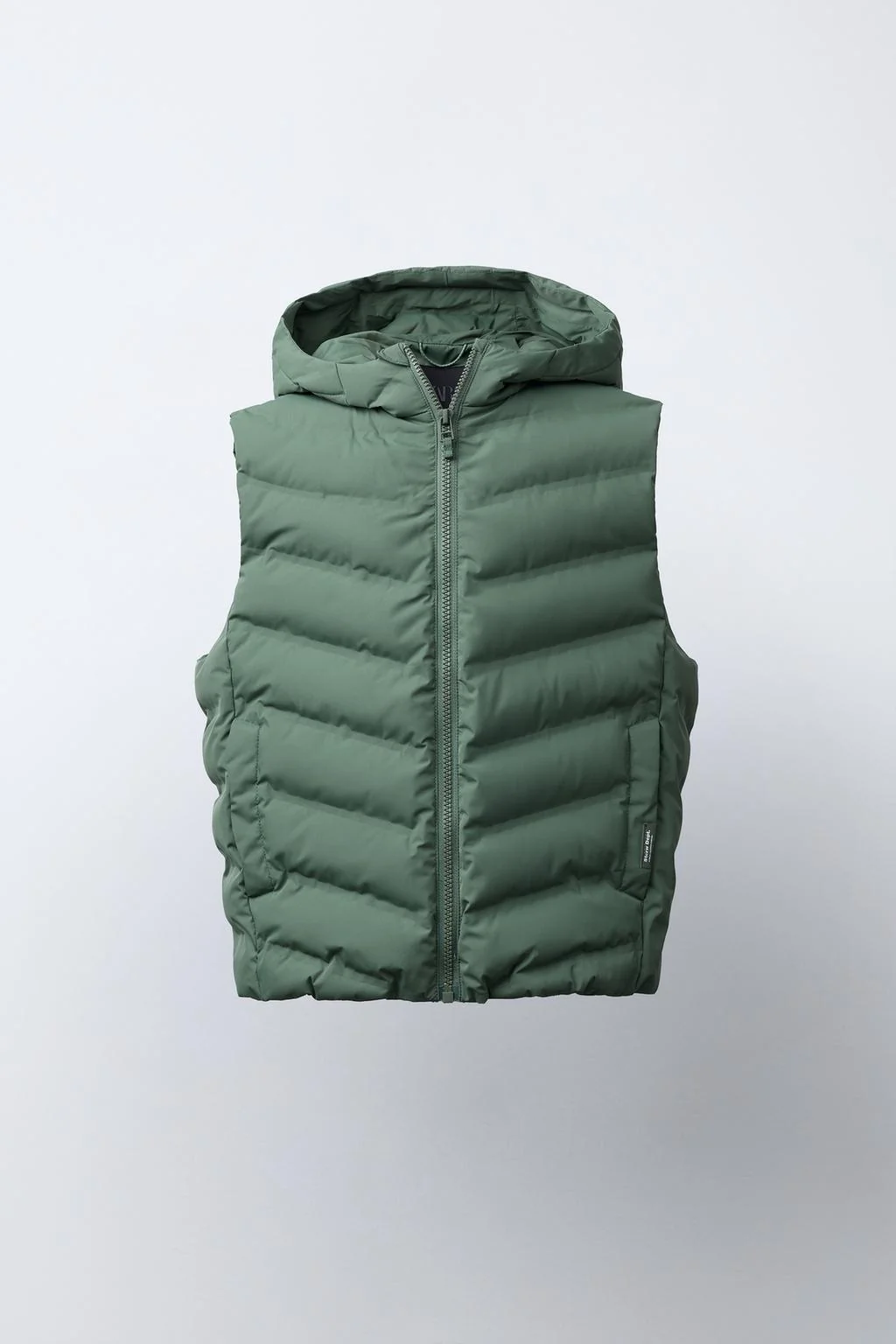 Ультралёгкий жилет с худи и водоотталкивающей пропиткой