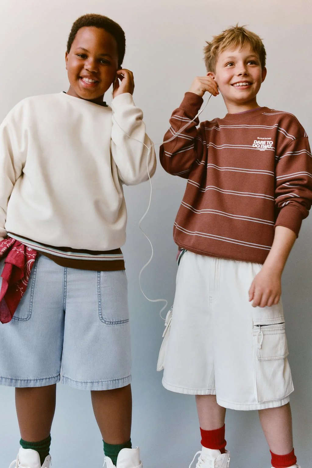 Свитшот с лозунгом — КЛУБ ЧУДЕСНЫХ ДЕТЕЙ