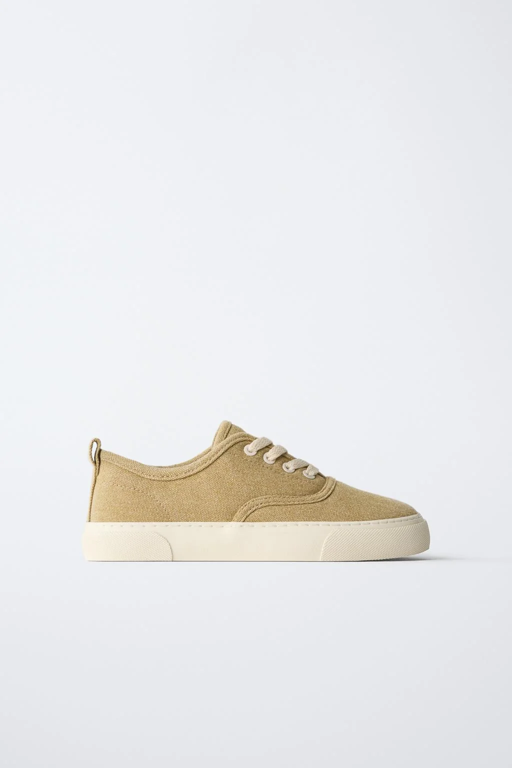 Кроссовки на шнуровке — Мов.01