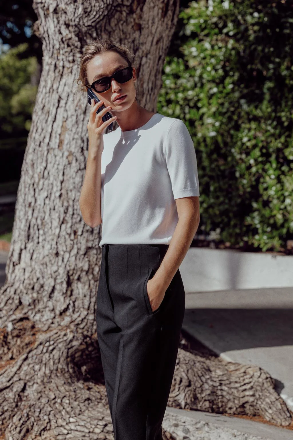 Базовая однотонная трикотажная футболка с коротким рукавом