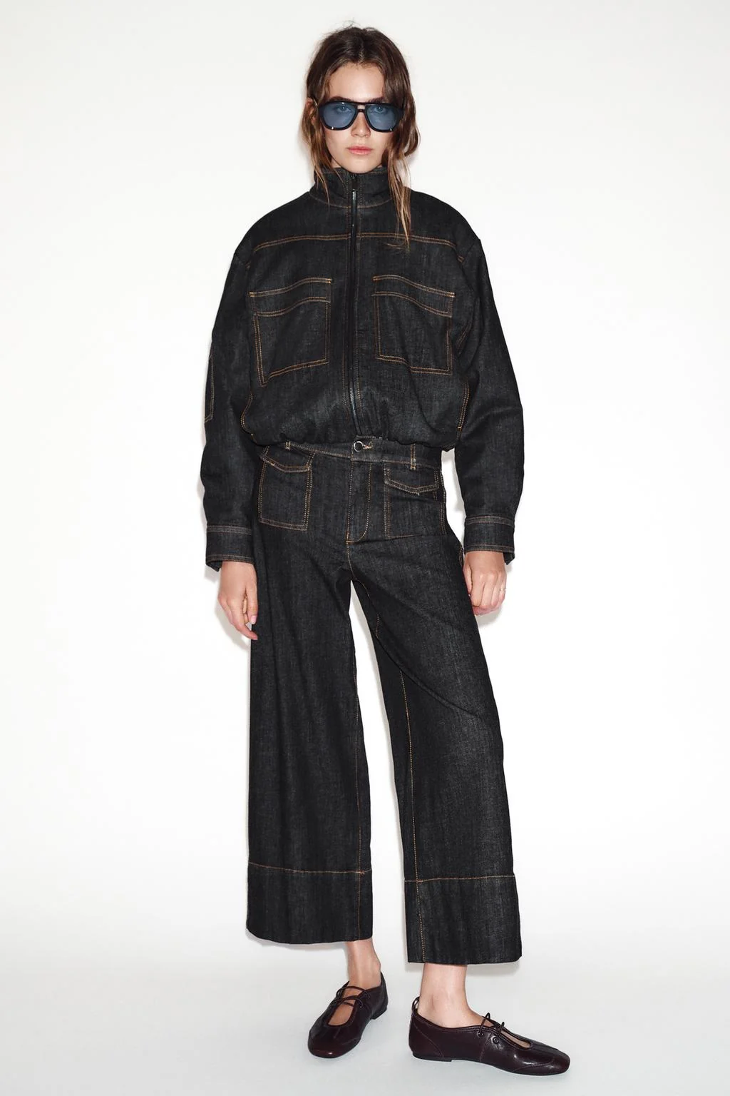 Пуховая куртка-бомбер с высоким воротом