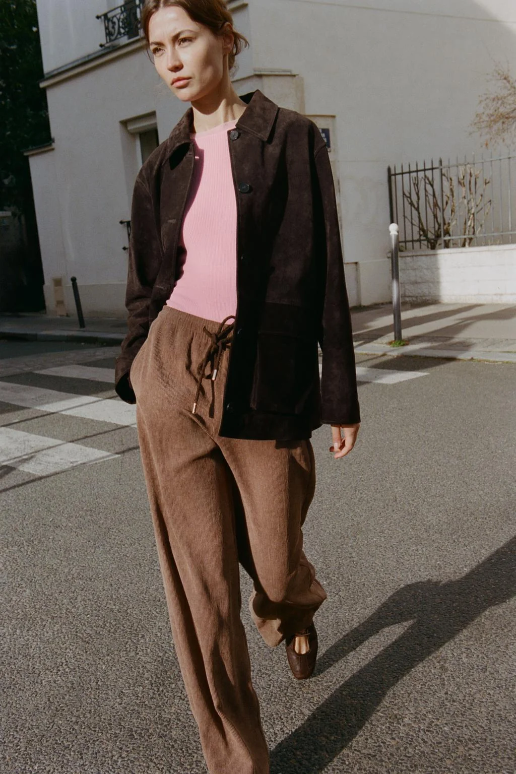 Брюки прямого кроя с эластичной талией