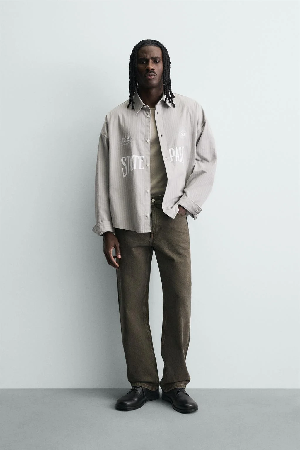 Рубашка в полоску с контрастной вышивкой