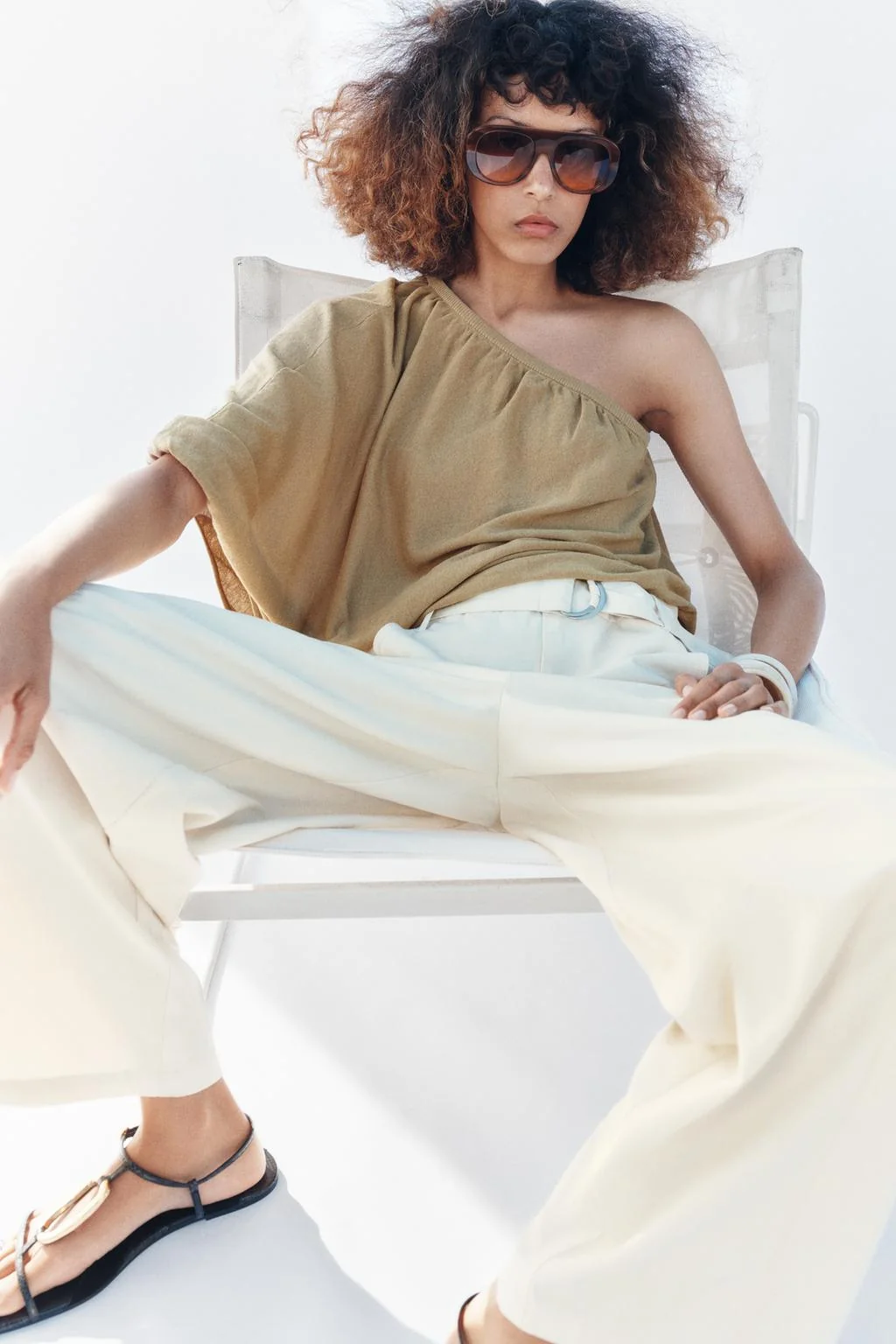 Асимметричный трикотажный топ