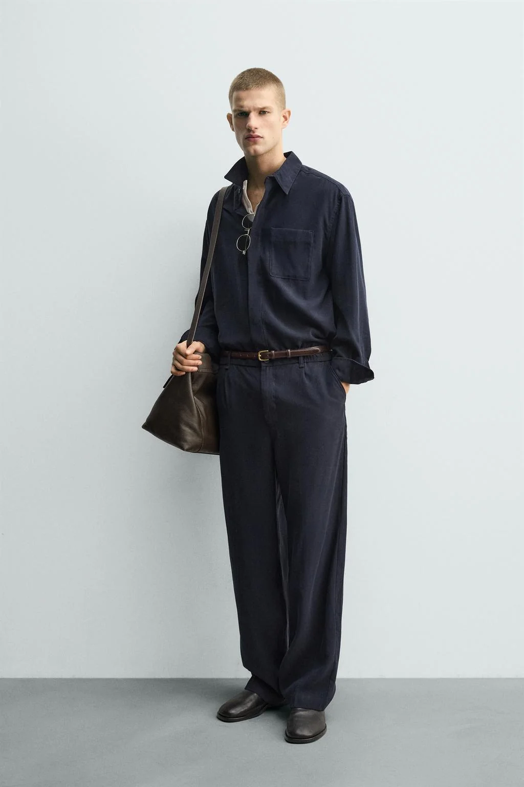 Брюки свободного кроя с эффектом струящейся ткани