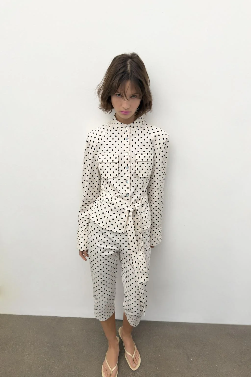 ПОЛОСАТЫЕ КАПРИ БРЮКИ В ГОРОШЕК — Женское