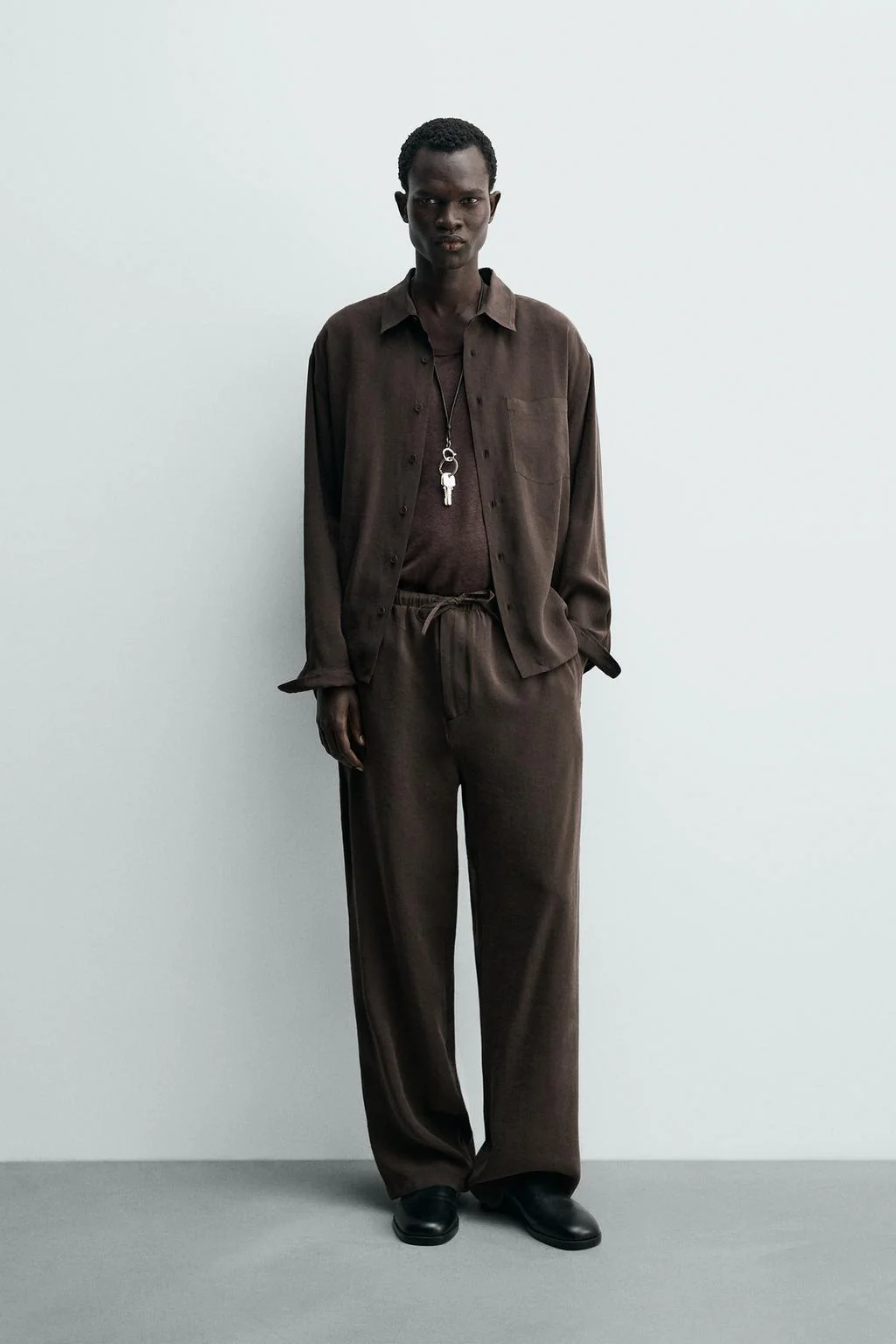 Свободная рубашка свободного кроя