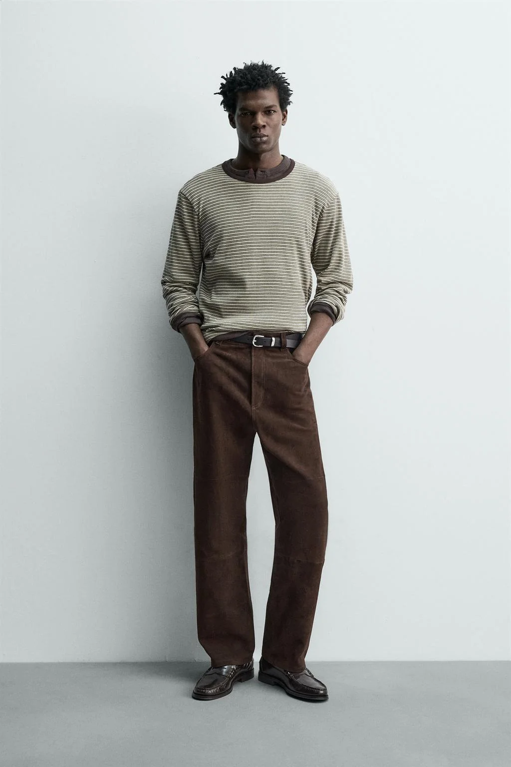 Брюки прямого кроя из замшевой кожи