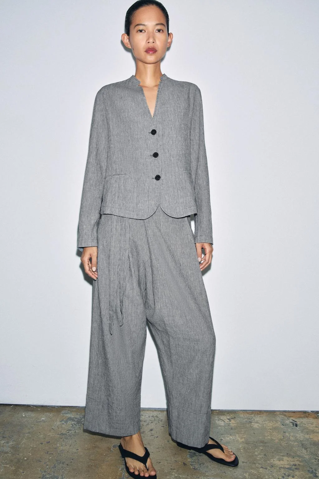 БЛЕЙЗЕР ИЗ СМЕСИ ЛЬНА В ЦВЕТОЧЕК