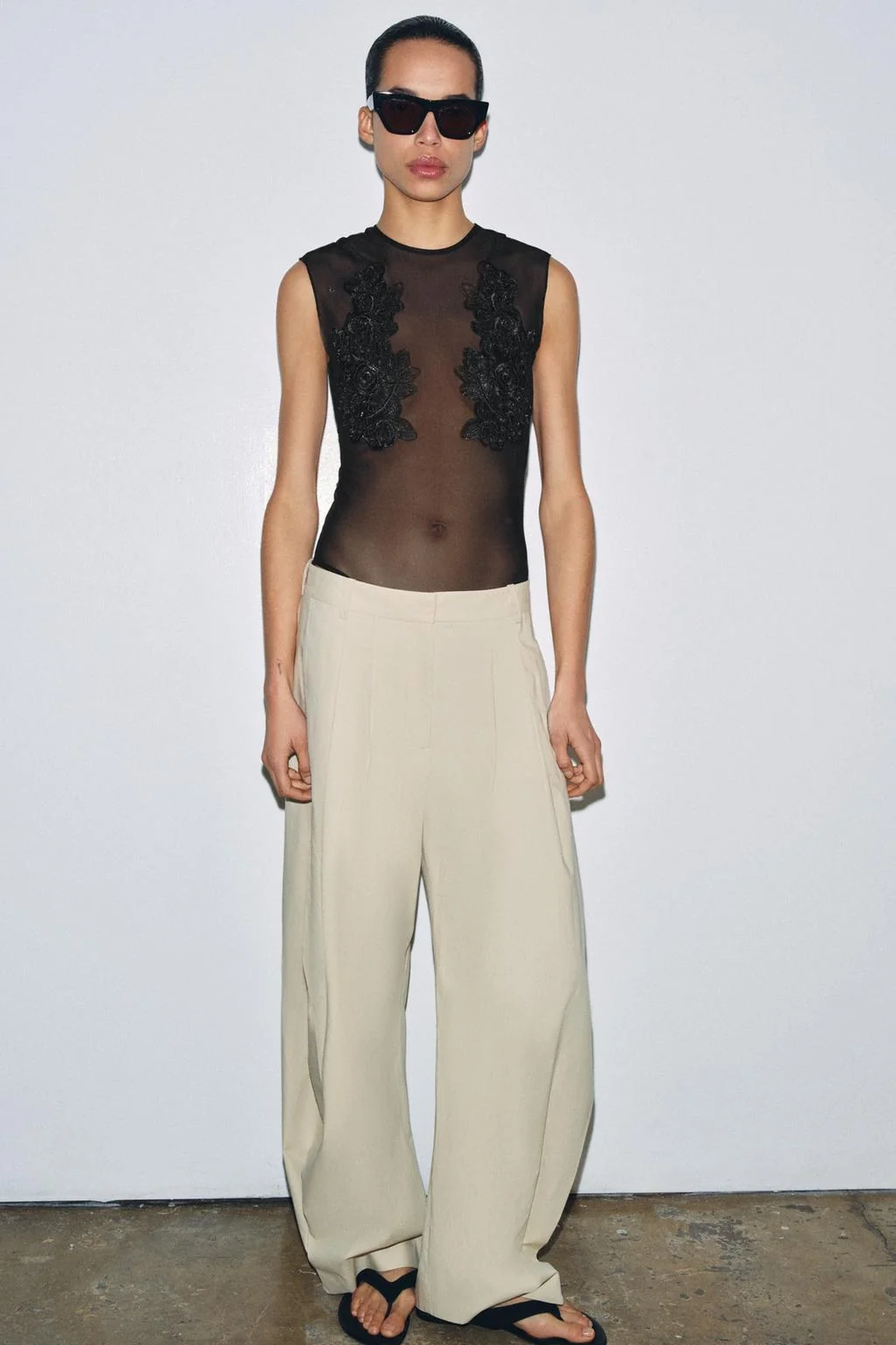 КОРСЕТ ИЗ ТЮЛЯ С ВЫШИВКОЙ