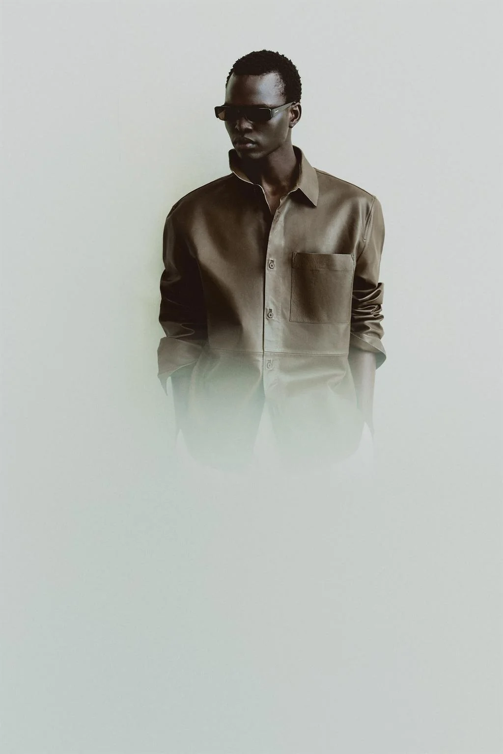 РУБАШКА ИЗ КОЖИ С КАРМАНОМ