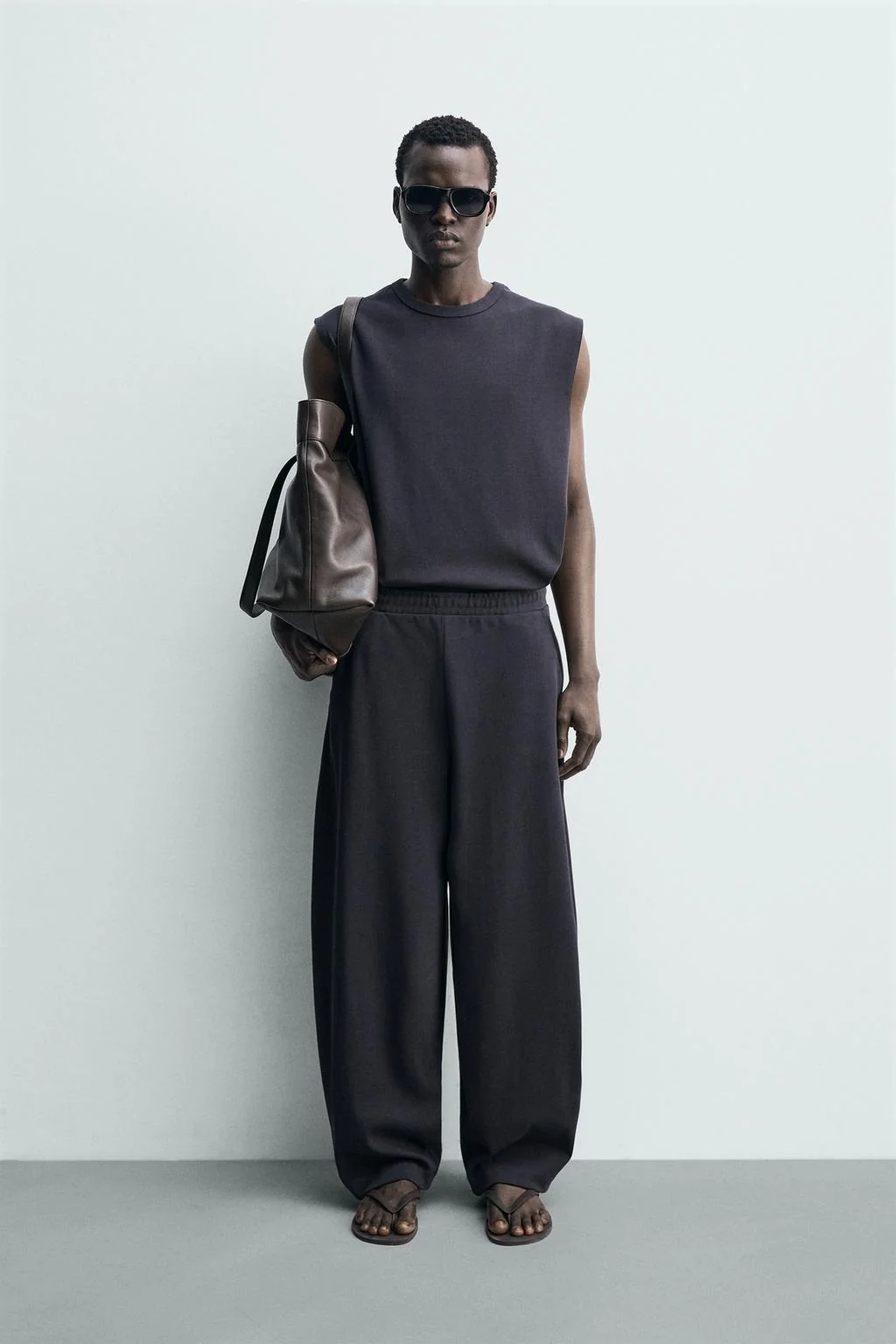 ЛОХМАТЫЕ ТРЕНИРОВОЧНЫЕ ШТАНЫ С РАСШИРЕННЫМИ НОГАМИ