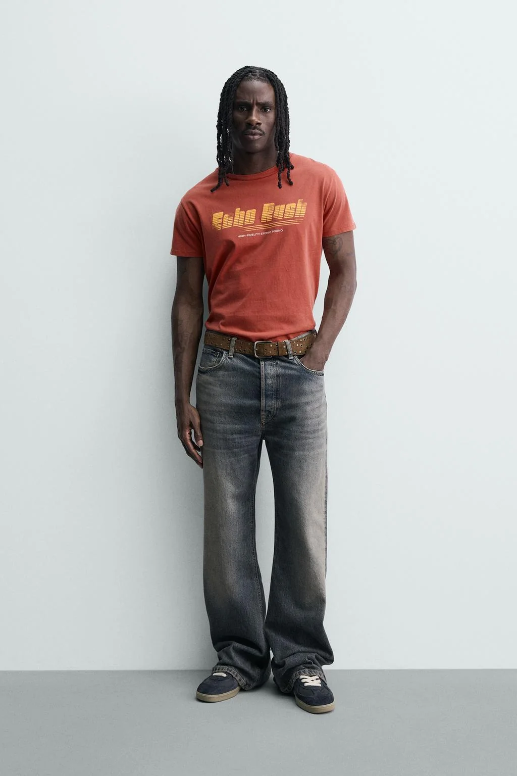 ФУТБОЛКА С НАПЕЧАТАННЫМ РИСУНКОМ ИЗ ПРОШТОВАННОЙ ТКАНИ