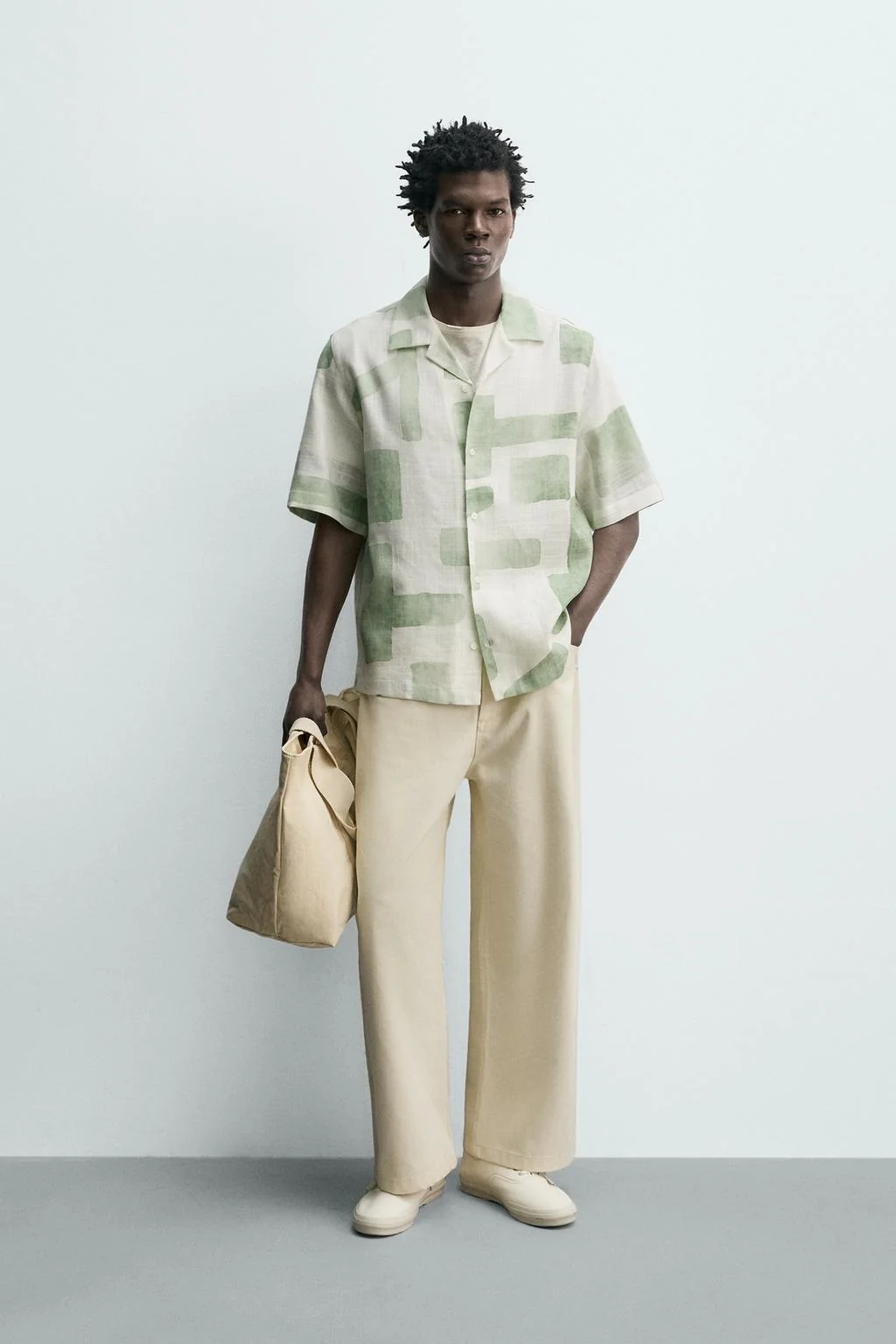 АБСТРАКТНЫЙ ПРИНТ ПЛАВЯЩЕЙСЯ БЛУЗКИ