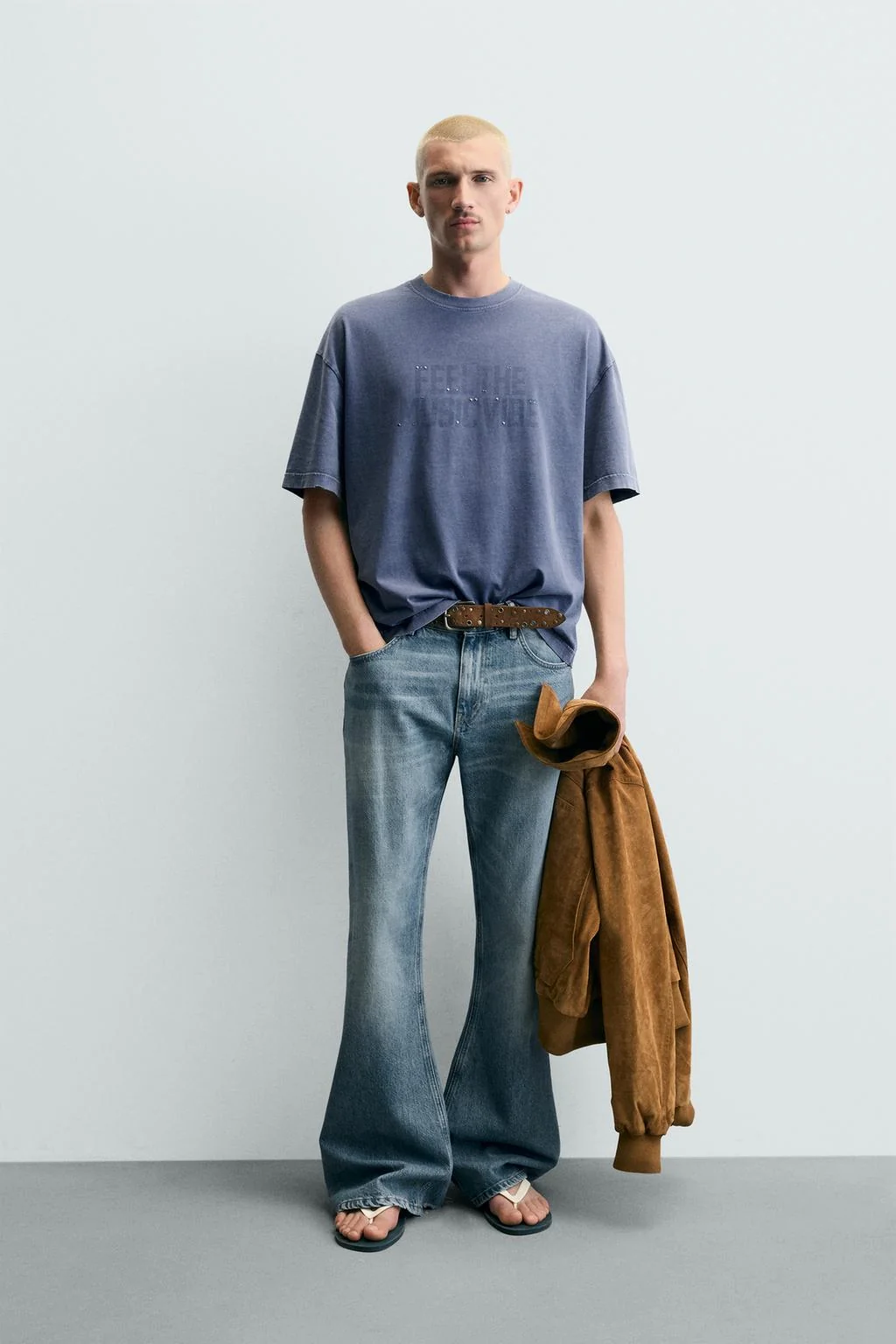 ФУТБОЛКА С ПРИНТОМ ЗАКЛЕПОК