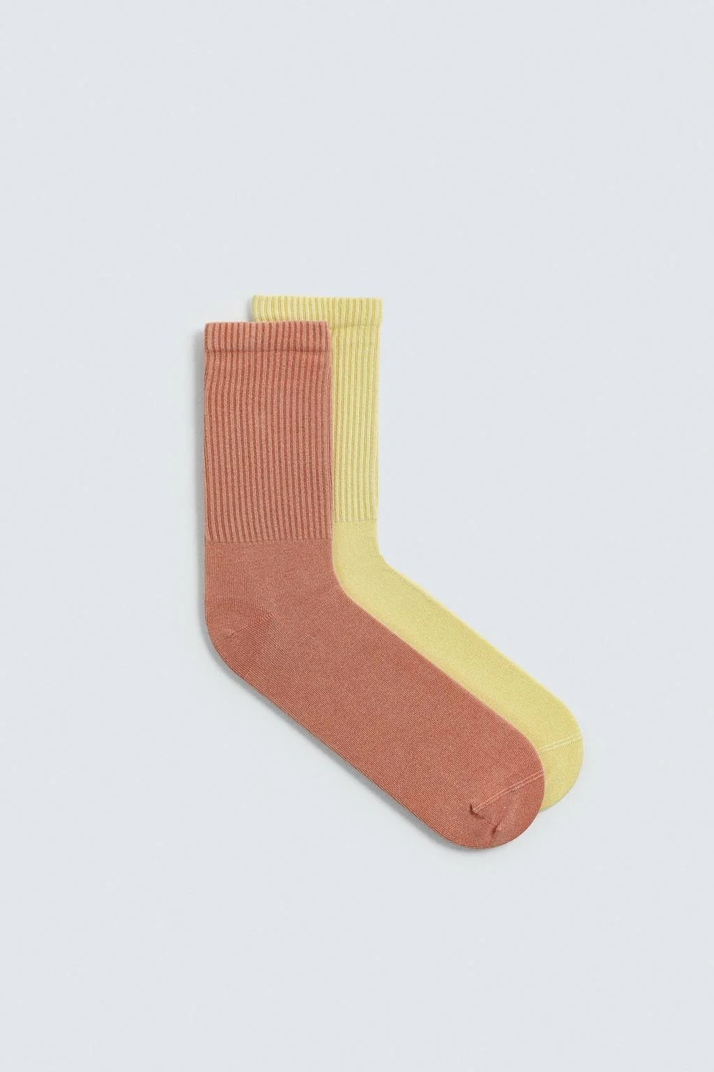 ПАРА МЯГКИХ ВЯЗАНЫХ НОСКОВ