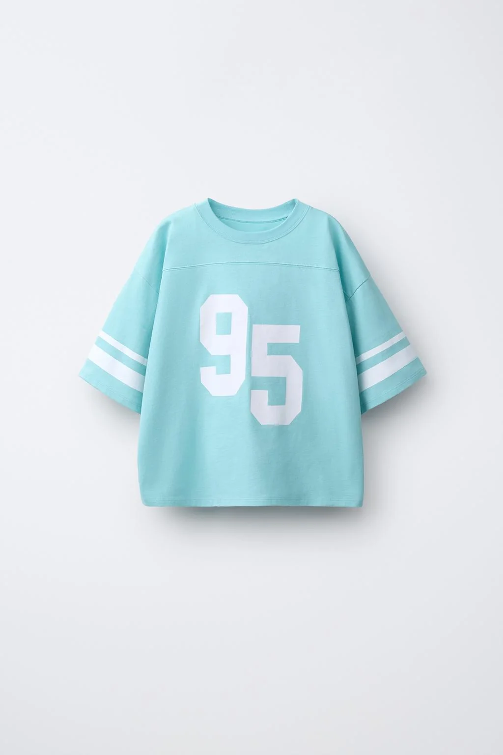 ФУТБОЛКА С ПЕЧАТЬЮ ЧИСЕЛ И ПОЛОС