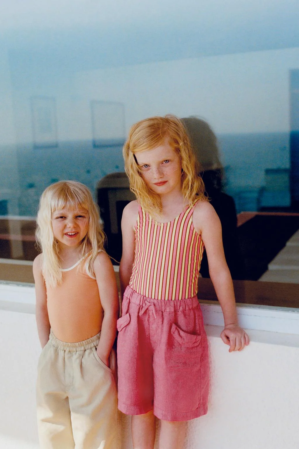 ЗАРА ВЕЧНАЯ КЛАССИКА - КУПАЛЬНИК С КОНТРАСТНЫМИ ПОЛОСКАМИ — Ванная