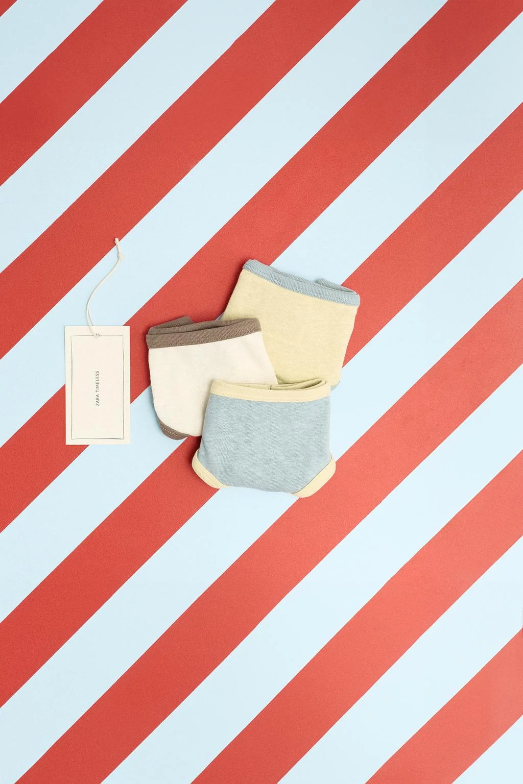 ТРИПАК КОРОТКИХ ТРУСОВ С КОНТРАСТНЫМИ ДЕТАЛЯМИ — Коллекция