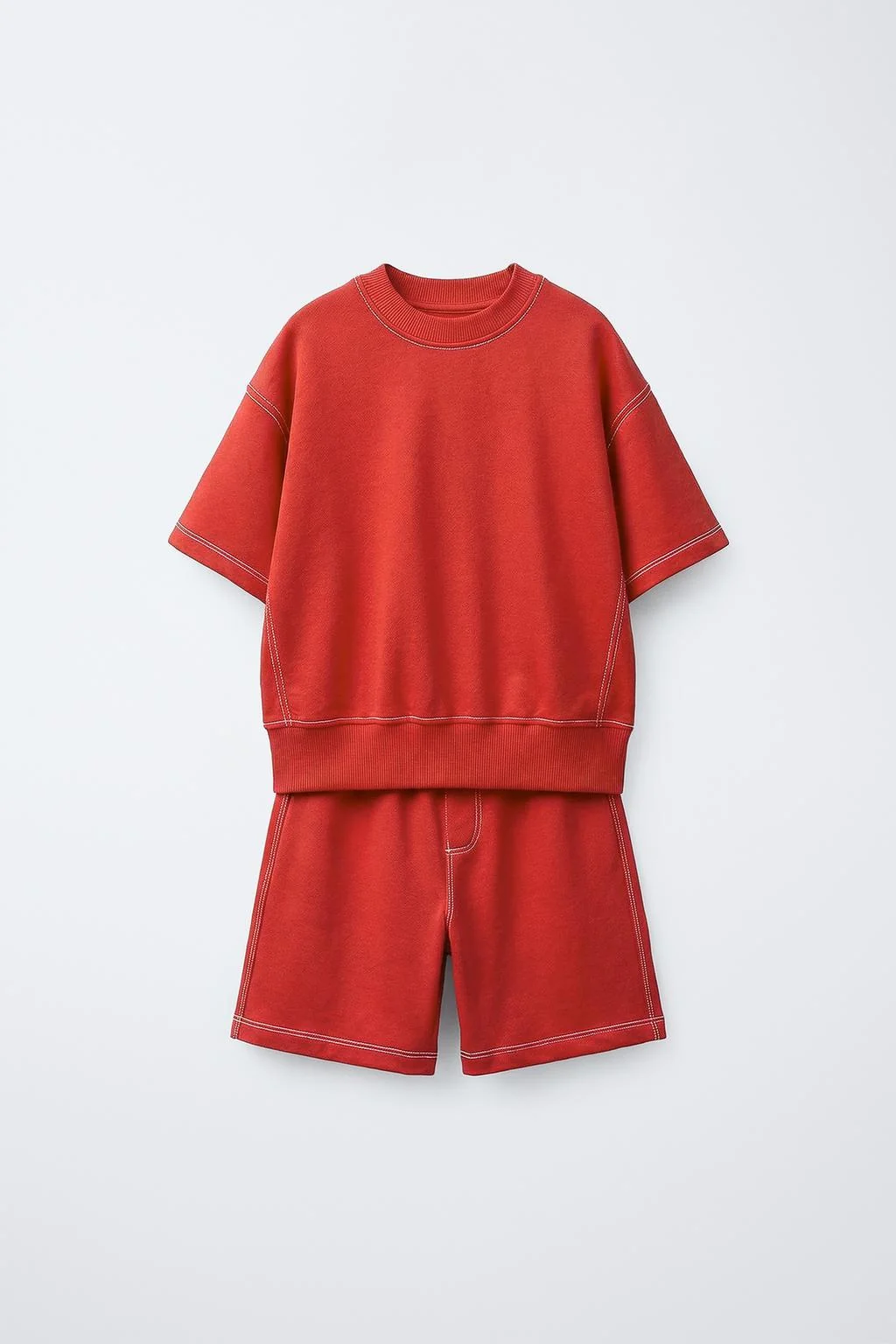 Комплект: плюшевая футболка и шорты-бермуды с отстрочкой — Комплекты