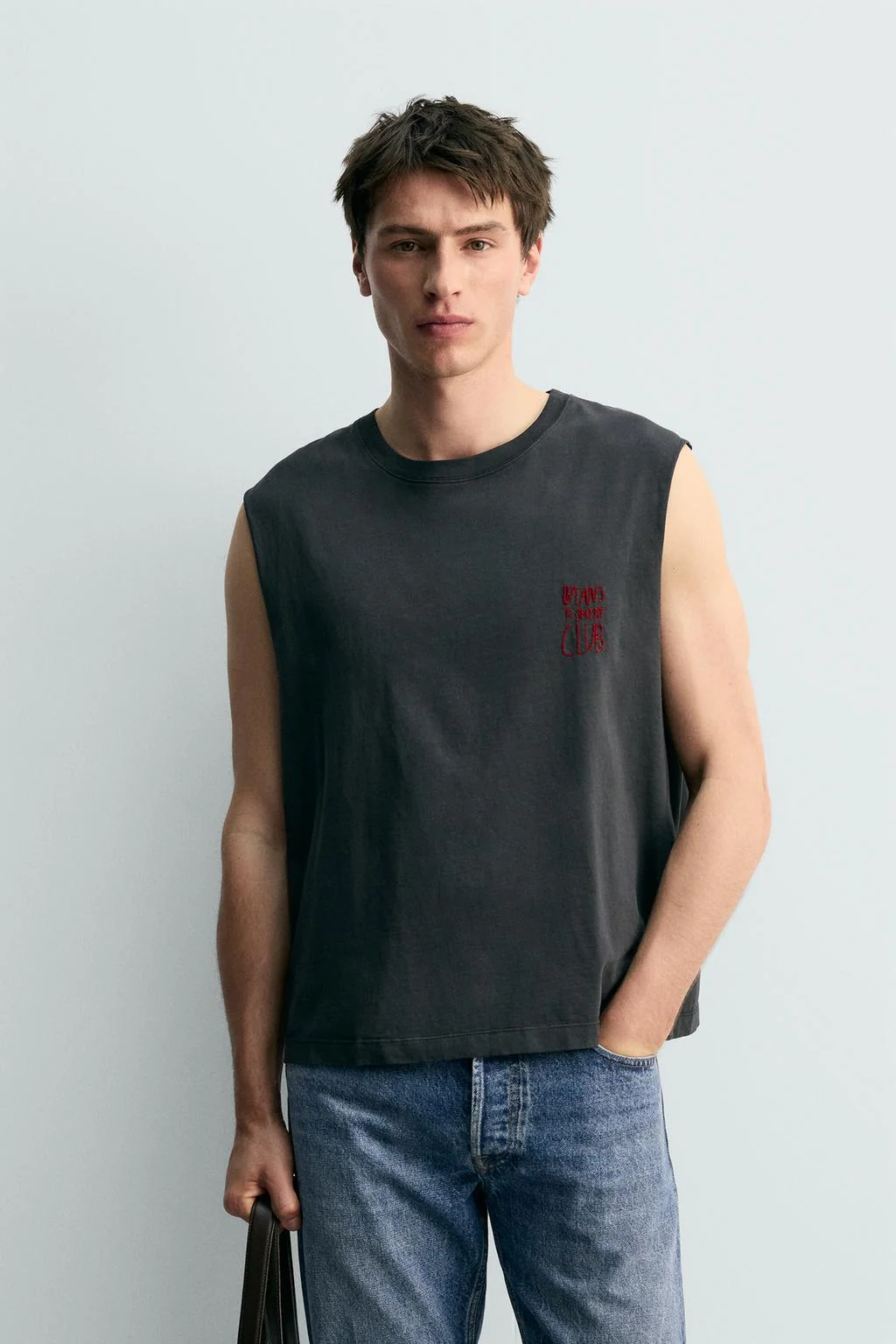 ЮРСКИЙ ПАРК© UCS LLC И AMBLIN В СОТРУДНИЧЕСТВЕ С DYLAN´S T-SHIRT CLUB И ZARA ИЛЛЮСТРИРОВАННАЯ ФУТБОЛКА