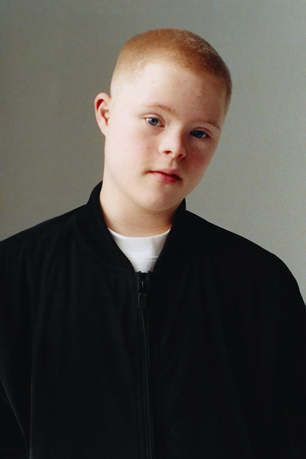 Резиновая куртка-бомбер со съёмным флисовым худи