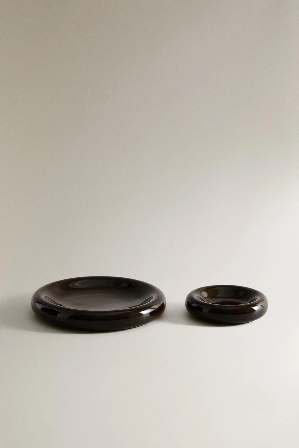 ДЕКОРАТИВНЫЕ БЛЕСТЯЩИЕ ПОДНОСЫ