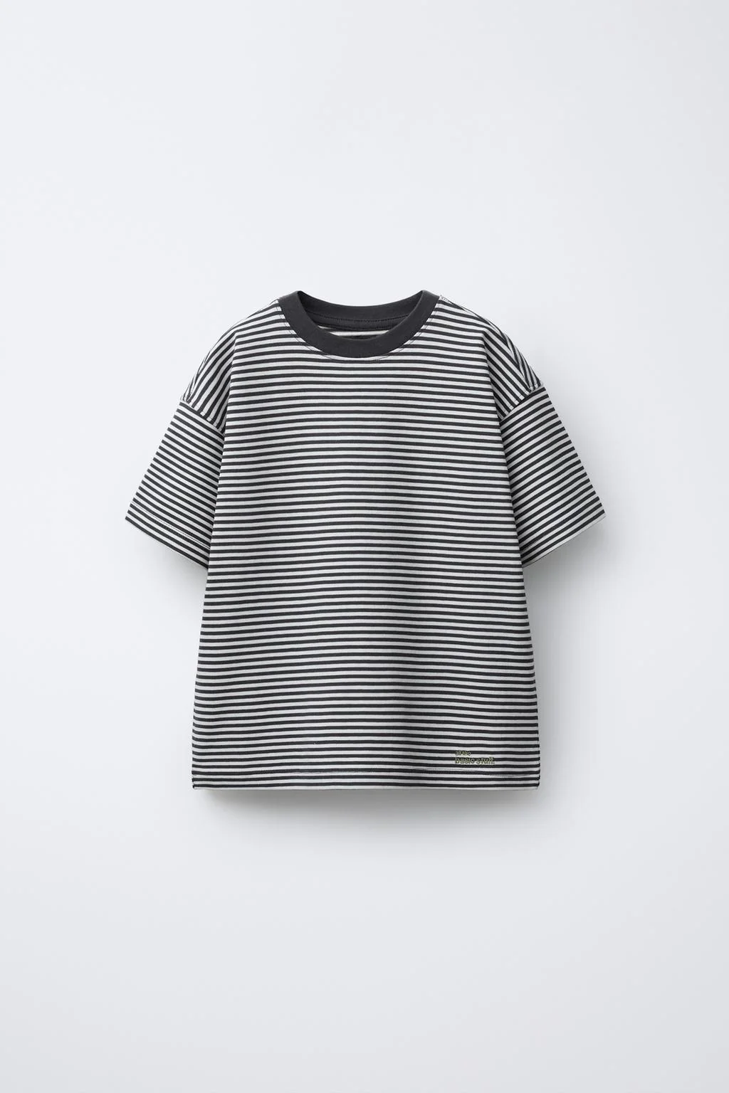 Футболка плотная полосатая с вышивкой текста — 6-14 ЛЕТ | МАЛЬЧИК