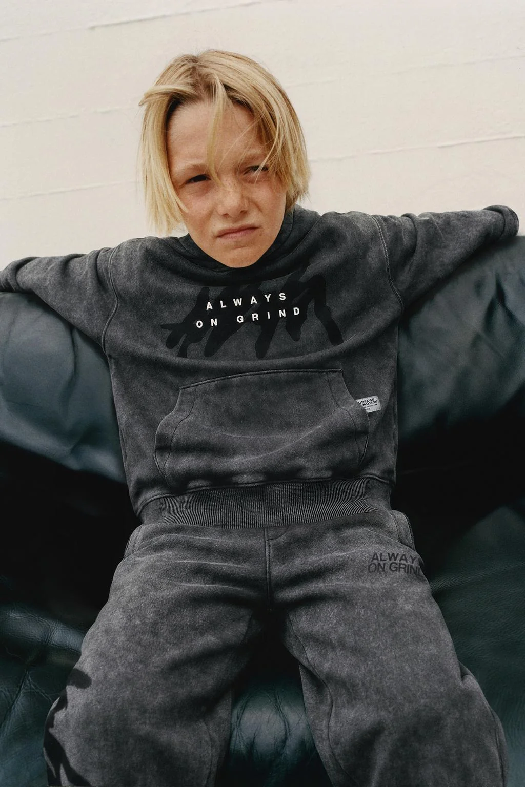 Худи с граффити и эффектом потёртости — Тренировочные