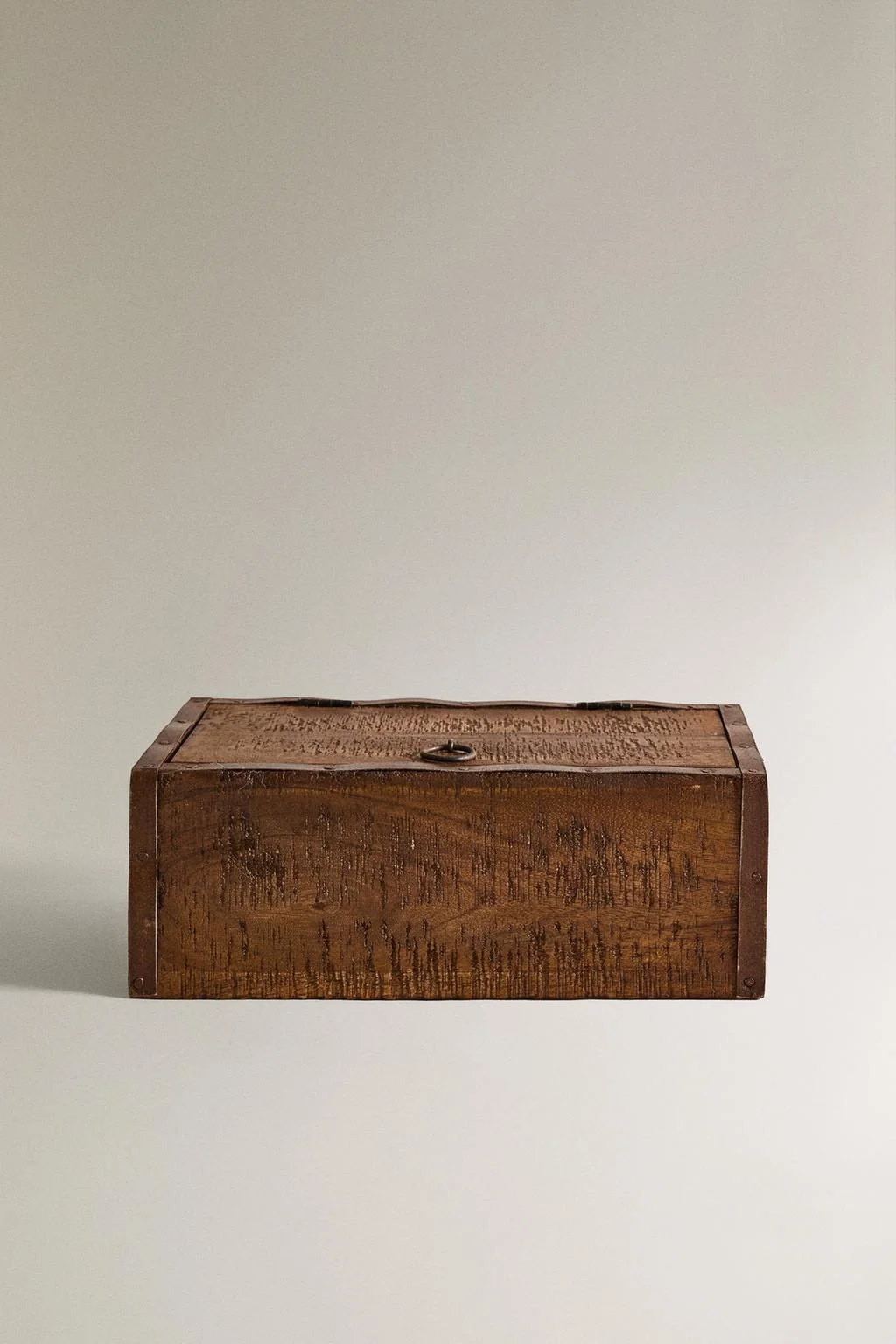 ДЕРЕВЯННАЯ КОРОБКА СО СТАРИННЫМ ПОКРЫТИЕМ