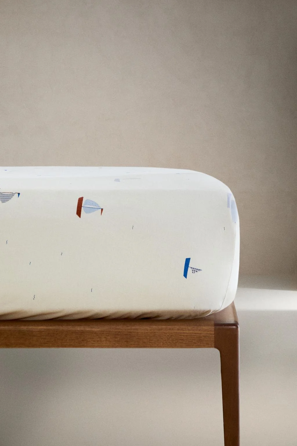 ДЕТСКАЯ ХЛОПЧАТОБУМАЖНАЯ ПРОСТЫНЯ С ЭЛАСТИЧНОЙ РЕЗИНКОЙ