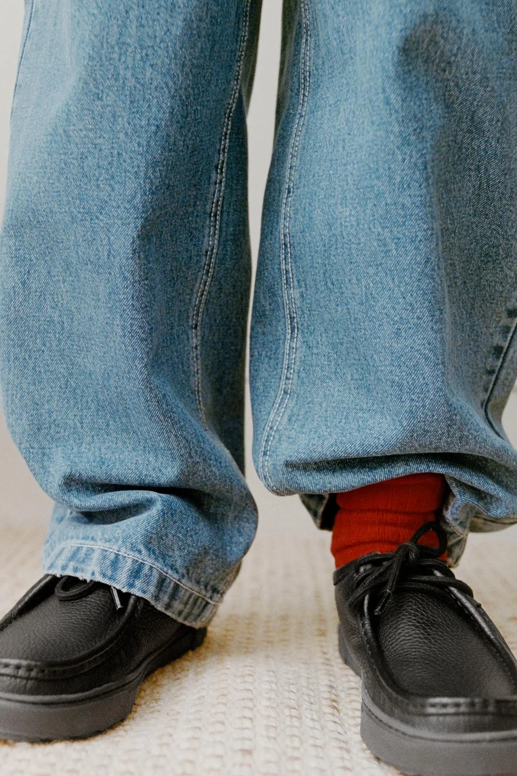 Обувь с кожаной окантовкой