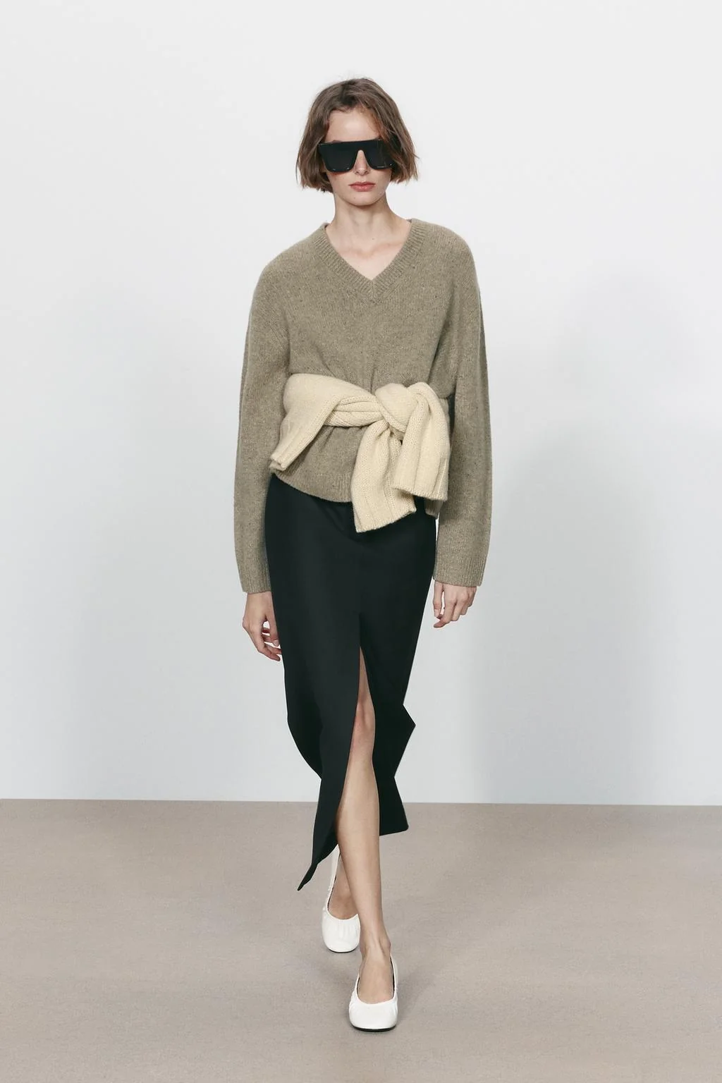 Джемпер с V-образным вырезом из 100% шерсти