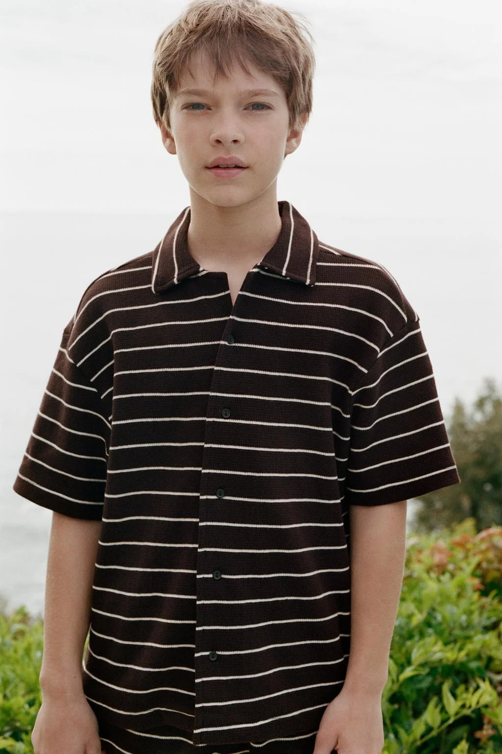 Комплект: полосатая вафельная рубашка и шорты-бермуды — КЛУБ ЧУДЕСНЫХ ДЕТЕЙ