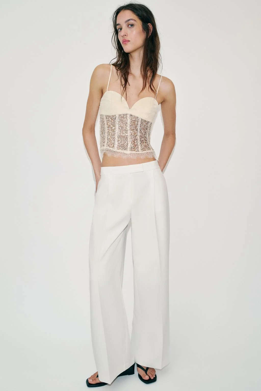 Топ с пайетками в стиле корсета