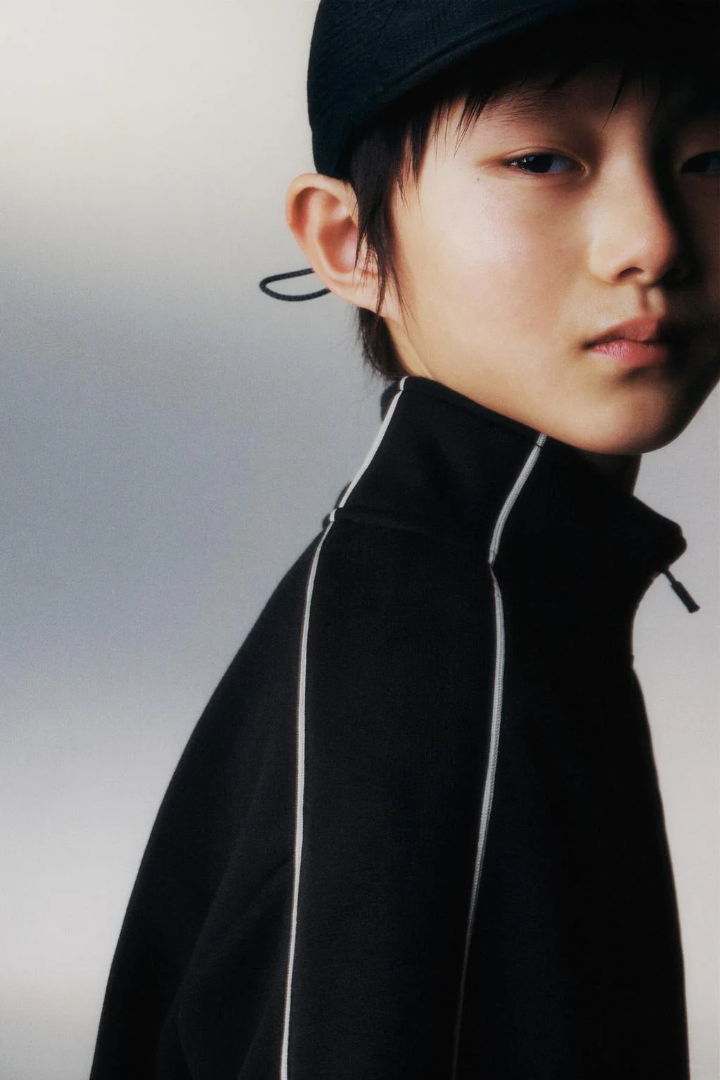 Спортивный свитшот с контрастной отделкой — Активный эдицион