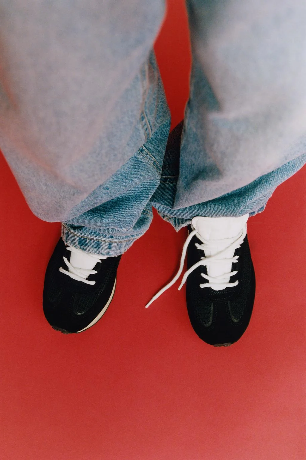 Кроссовки из замши с разделителем