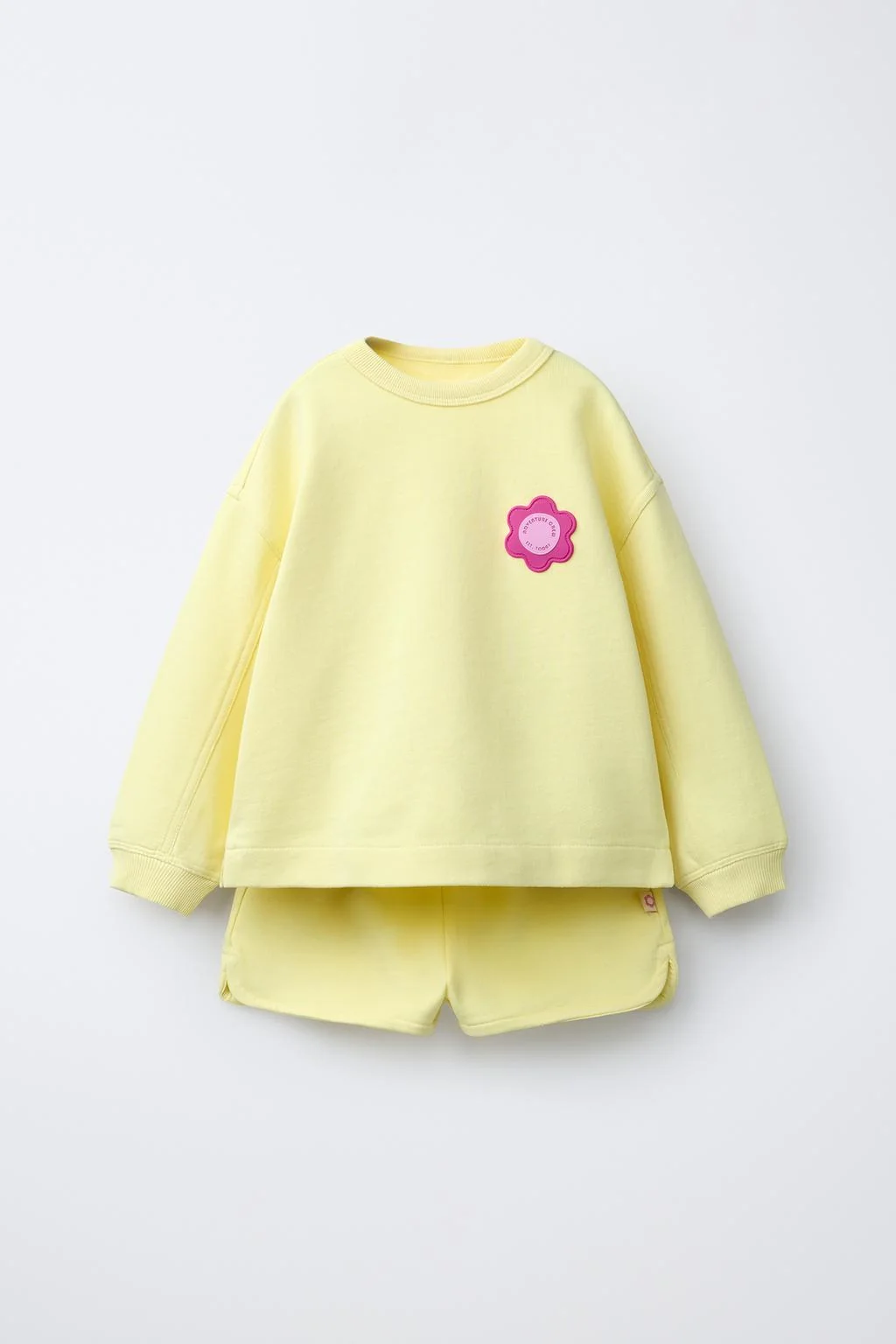 Набор: резиновая нашивка свитшот и шорты-бермуды — СПОРТИВНАЯ ОДЕЖДА