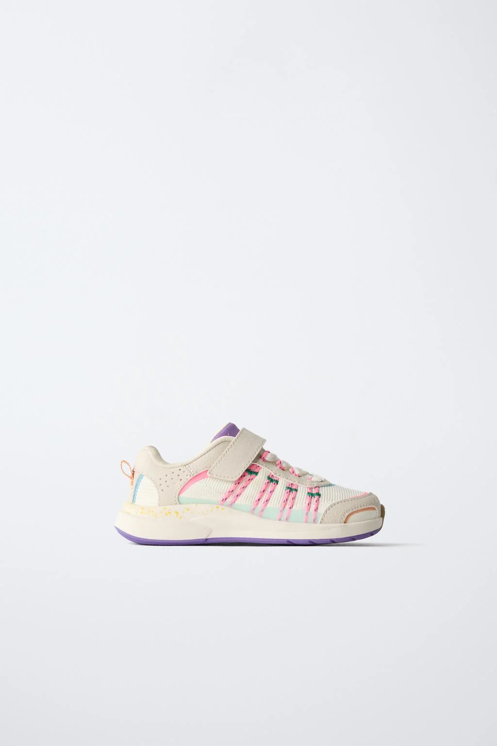 Кроссовки босиком