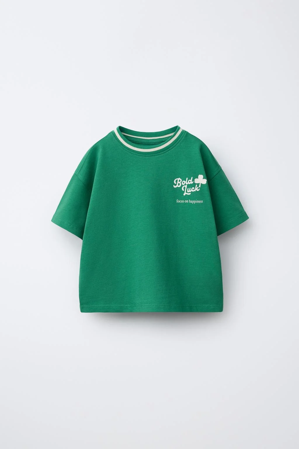 ФУТБОЛКА С ЛОЗУНГОМ И КЛЕВЕРОМ