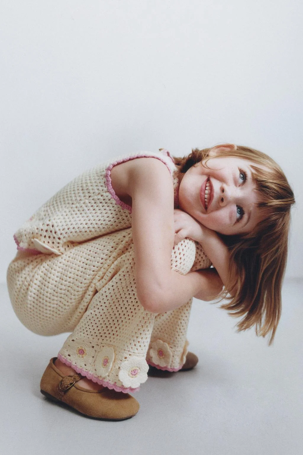 Вязаные крючком кюлоты с цветами — Брюки