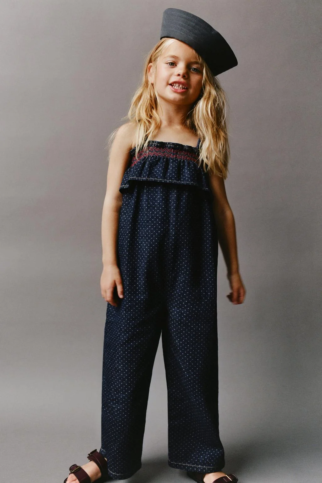 Длинный комбинезон на лямках в горошек — Платья