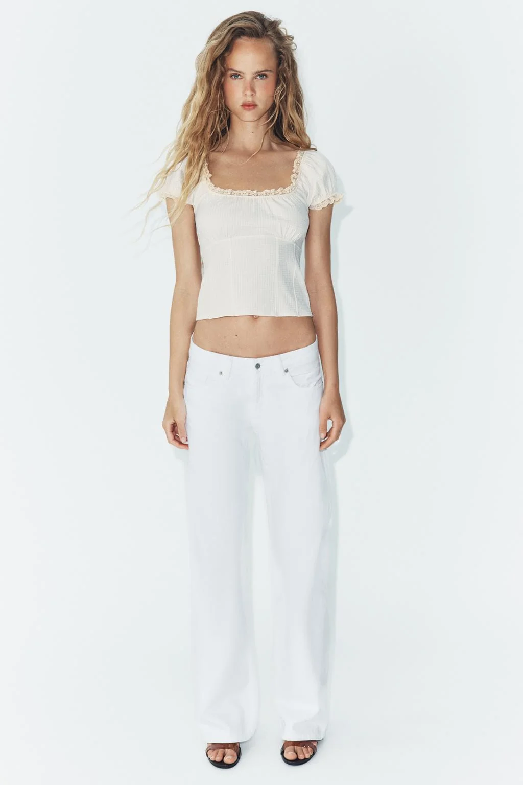 Топ из клетчатой ткани с кружевной отделкой