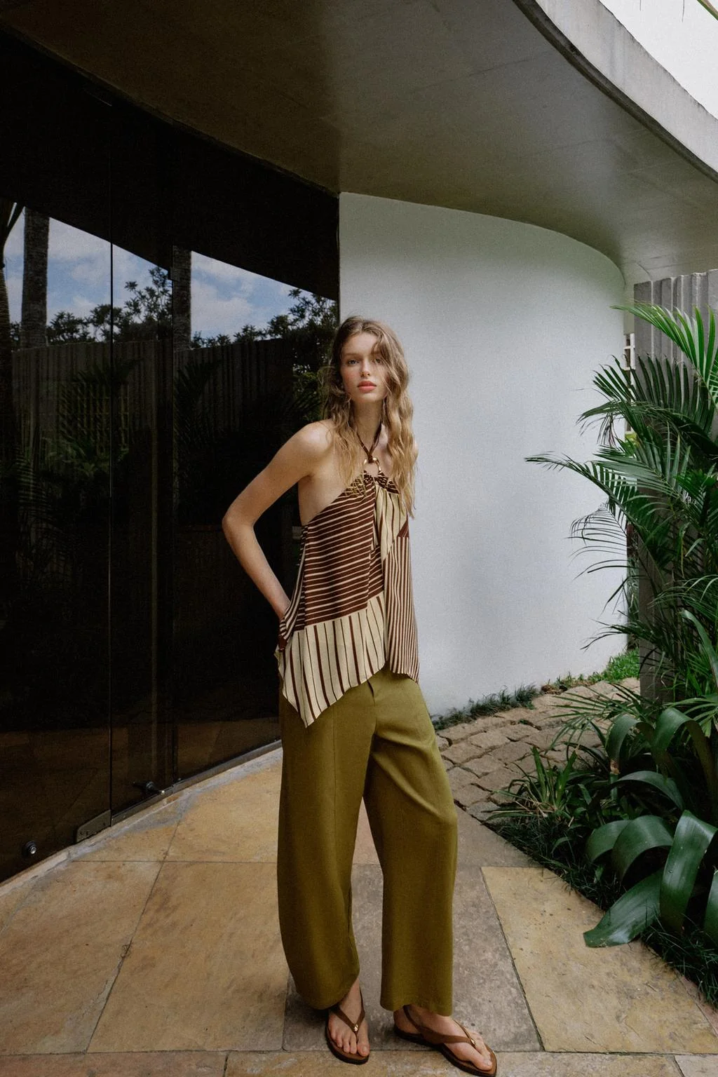 БЛЮЗКА С ВЫШИВКОЙ И РАСПОШИВКОЙ ПОДОЙНИКОМ