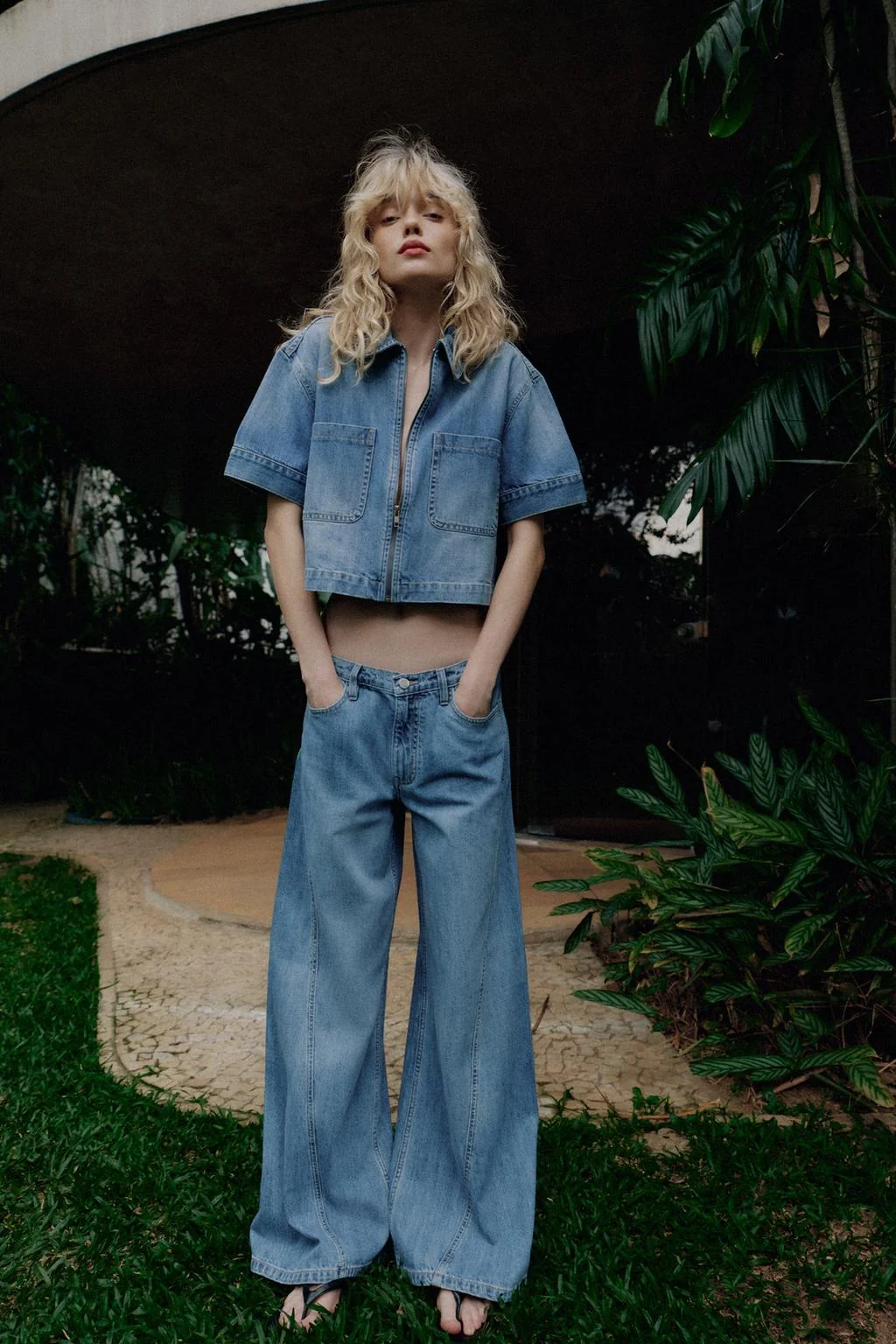 КОРОТКОРУКАВНАЯ ДЖИНСОВАЯ РУБАШКА Z1975